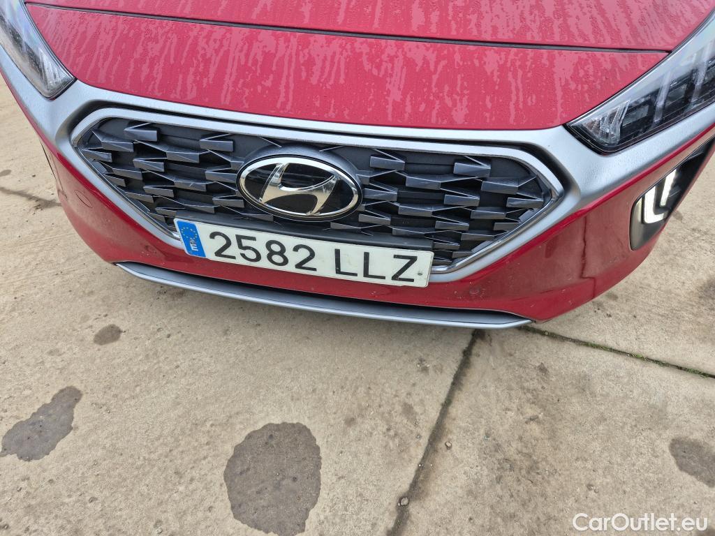  Hyundai   Ioniq HYUNDAI / 2019 / 5P / berlina con portón 1.6 GDI PHEV Style DCT #13