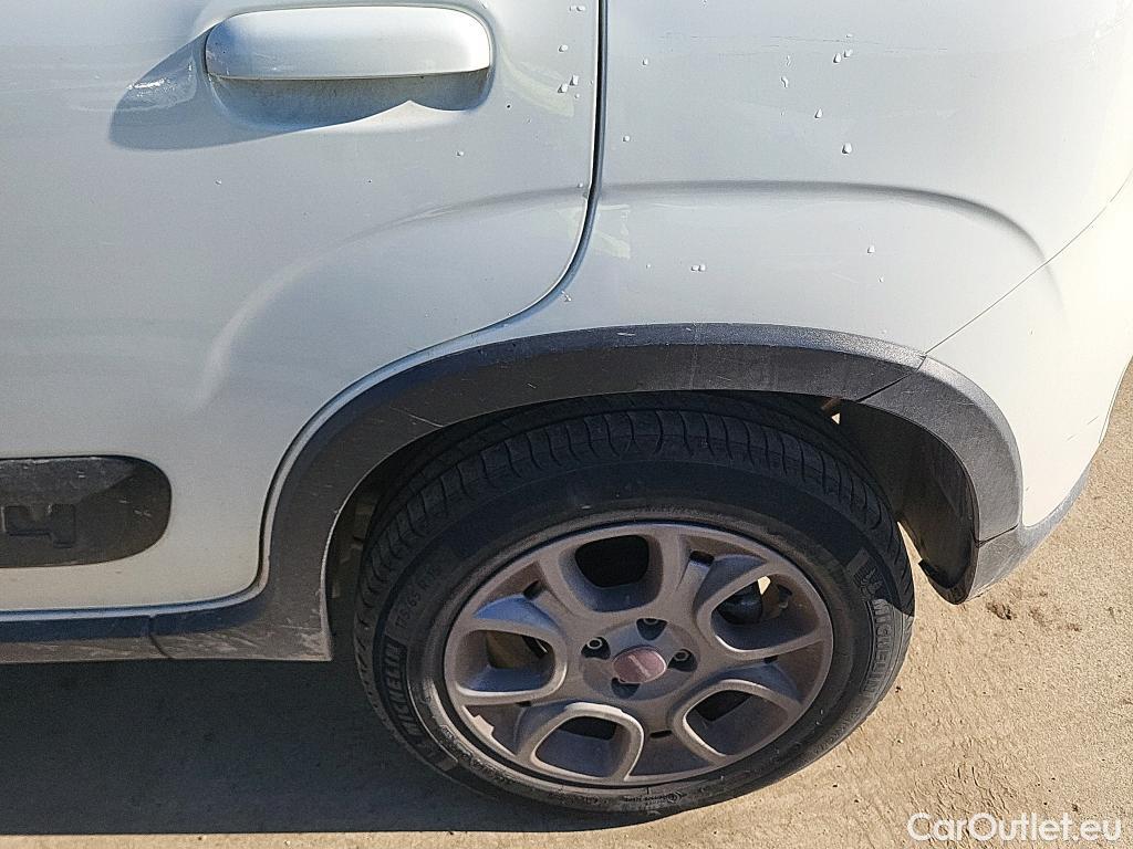  Fiat  Panda FIAT  5p 3G berlina con portón 1.3 75cv Diésel 4x4 #33