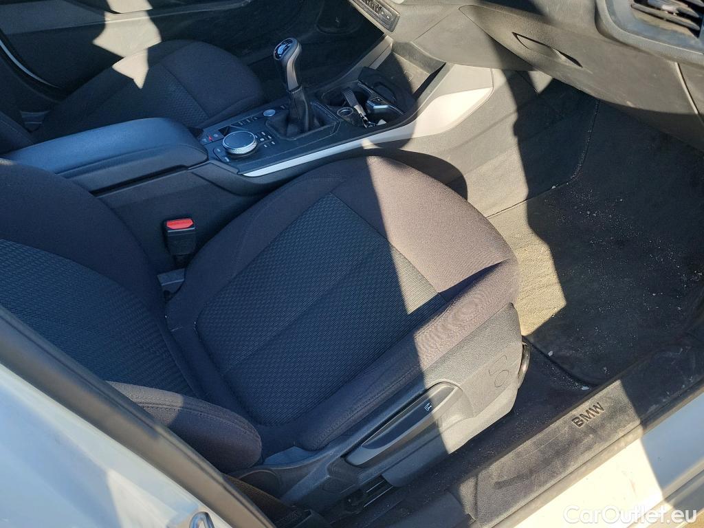  Bmw  Serie 1 BMW  / 2019 / 5P / berlina con portón 118i #17