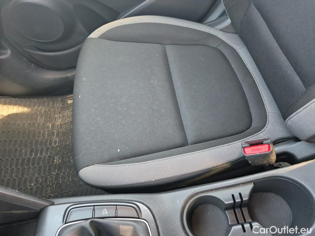  Hyundai  Konna HYUNDAI Kona / 2017 / 5P / todoterreno 1.0 TGDi Klass 4x2 #2