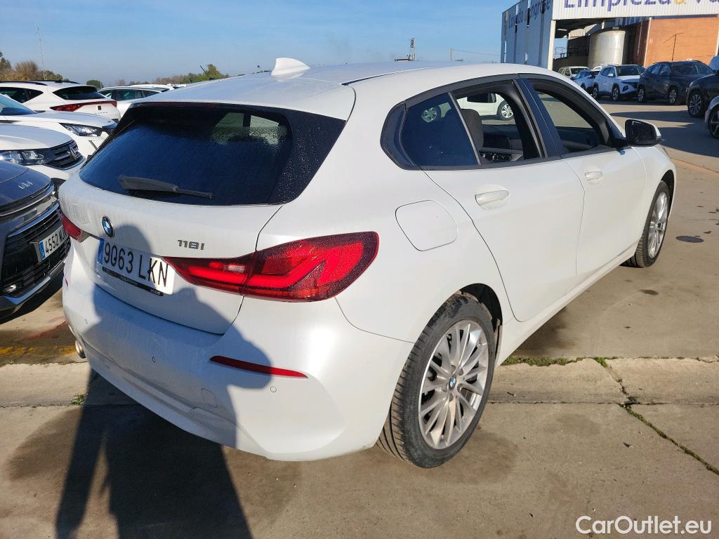  Bmw  Serie 1 BMW  / 2019 / 5P / berlina con portón 118i #19