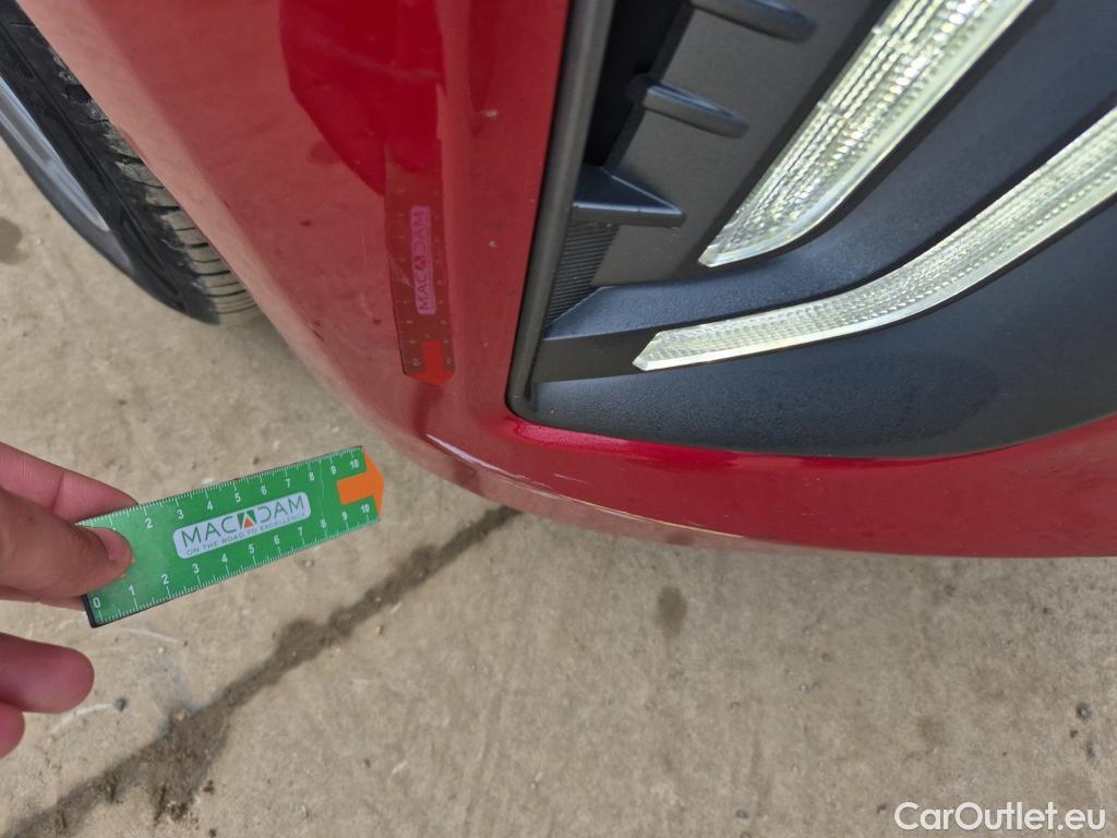  Hyundai   Ioniq HYUNDAI / 2019 / 5P / berlina con portón 1.6 GDI PHEV Style DCT #9