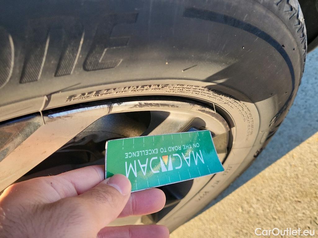  Nissan  Juke NISSAN  / 2019 / 5P / crossover DIG-T 84 kW (114 CV) 6M/T Acenta (AC4) #4