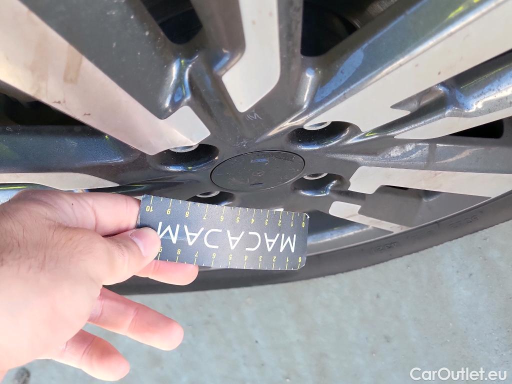  Nissan  Micra NISSAN  / 2017 / 5P / berlina con portón IG-T 68 kW (92 CV) E6D-F Tekna #2