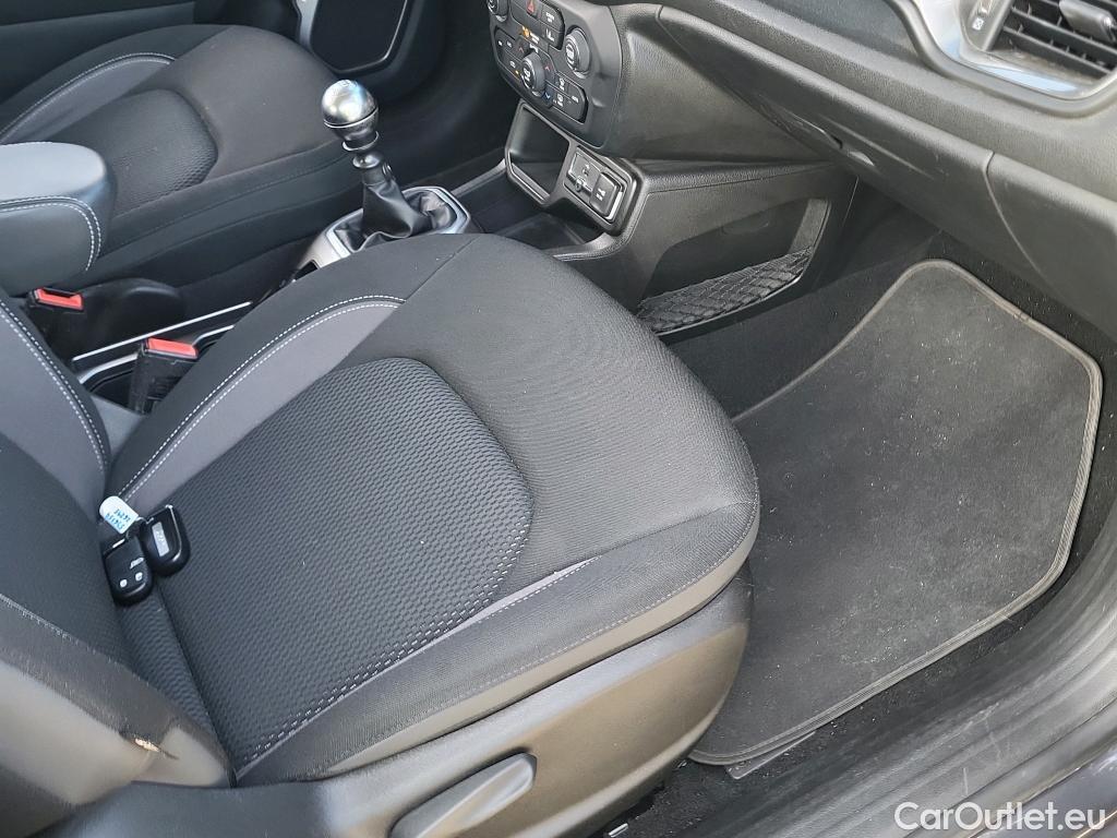  Jeep  Patriot JEEP Renegade / 2014 / 5P / todoterreno Limited 1.0G 88kW (120CV) 4x2 (AC) #3