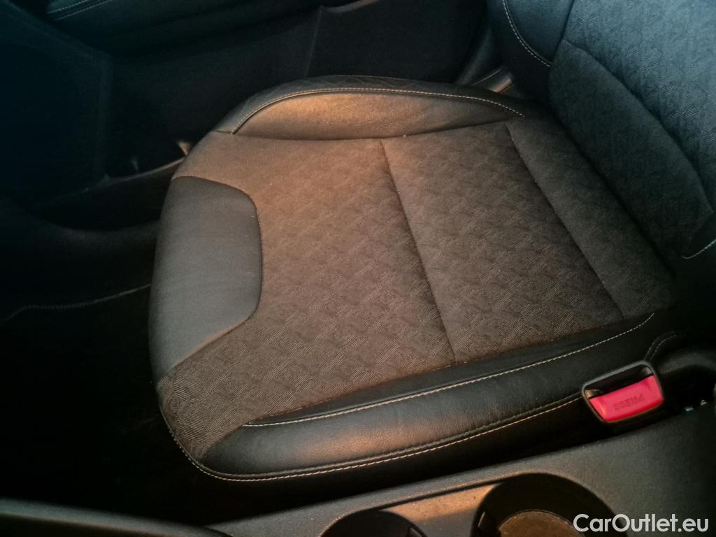  KIA  Niro KIA  / 2019 / 5P / crossover 1.6 GDi HEV 104kW (141CV) Drive #13