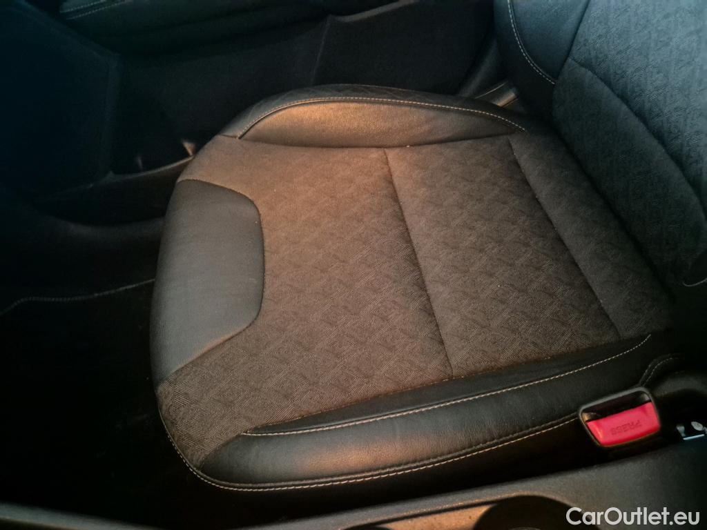  KIA  Niro KIA  / 2019 / 5P / crossover 1.6 GDi HEV 104kW (141CV) Drive #5