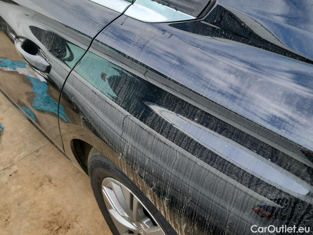  Peugeot  508 PEUGEOT  / 2018 / 5P / berlina con portón 5P Active Pack PureTech 130 S&S EAT8 #15