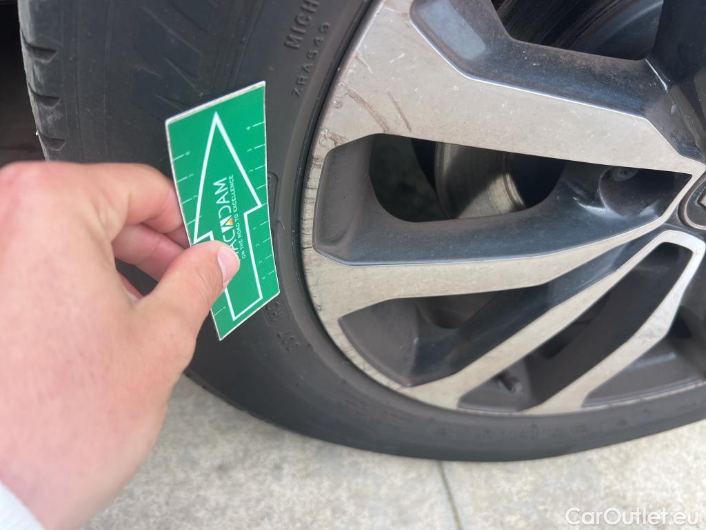  Renault  Kadjar RENAULT  / 2019 / 5P / crossover Limited Blue dCi 85kW (115CV)(SP) #4