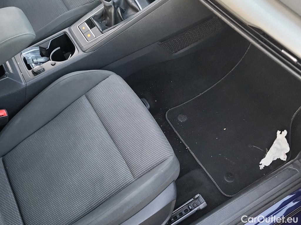  Volkswagen  Golf  VOLKSWAGEN / 2020 / 5P / berlina con portón 1.0 TSI 81kW (110CV) #17