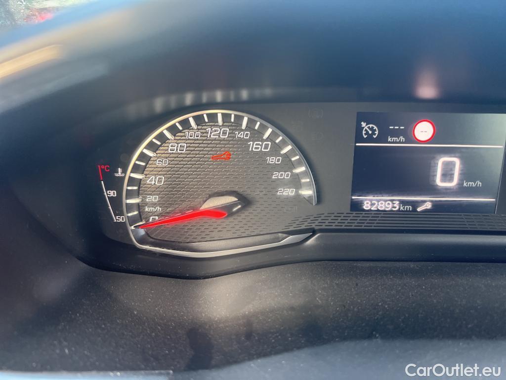  Peugeot  2008 PEUGEOT  / 2019 / 5P / todoterreno Active BlueHDI 100 S&S BVM6 #21