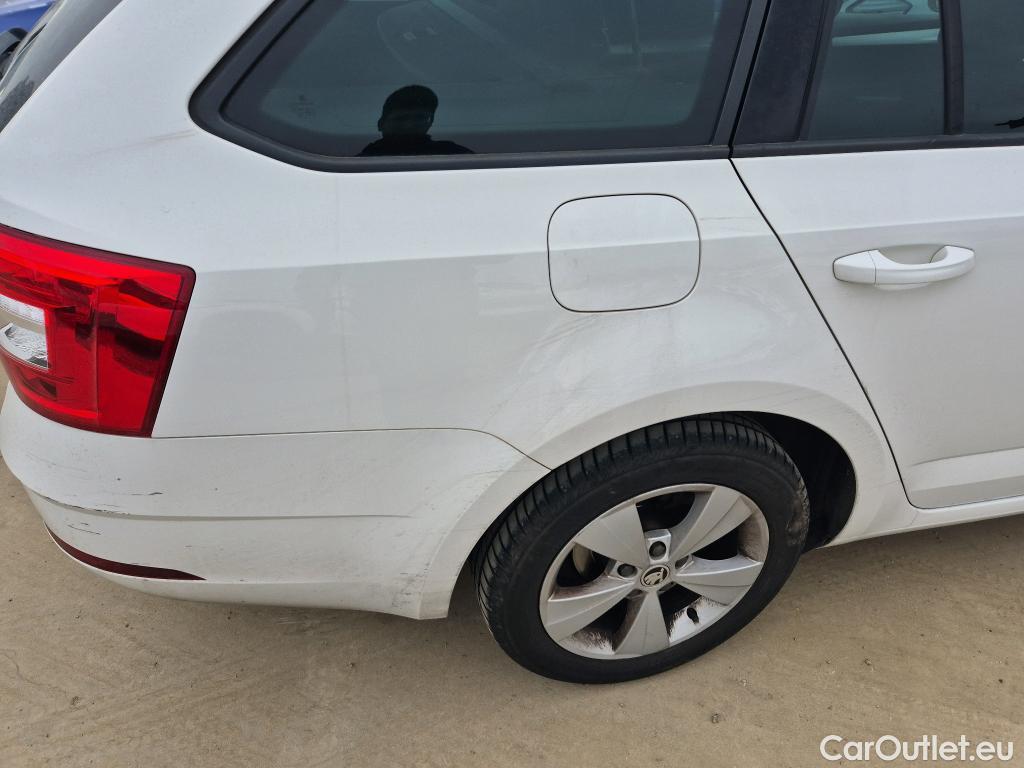  Skoda  Octavia SKODA  / 2016 / 5P / familiar Combi 1.6 TDI CR 85KW (115CV) Ambition #25