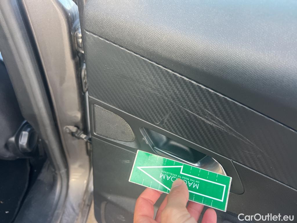  Peugeot  2008 PEUGEOT  / 2019 / 5P / todoterreno Active BlueHDI 100 S&S BVM6 #13