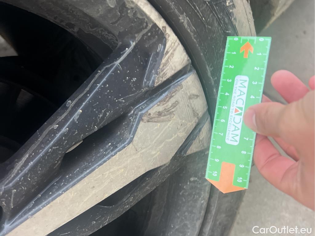  Peugeot  3008 PEUGEOT  / 2016 / 5P / todoterreno 1.5 BlueHDi 96kW (130CV) S&S Allure EAT8 #13