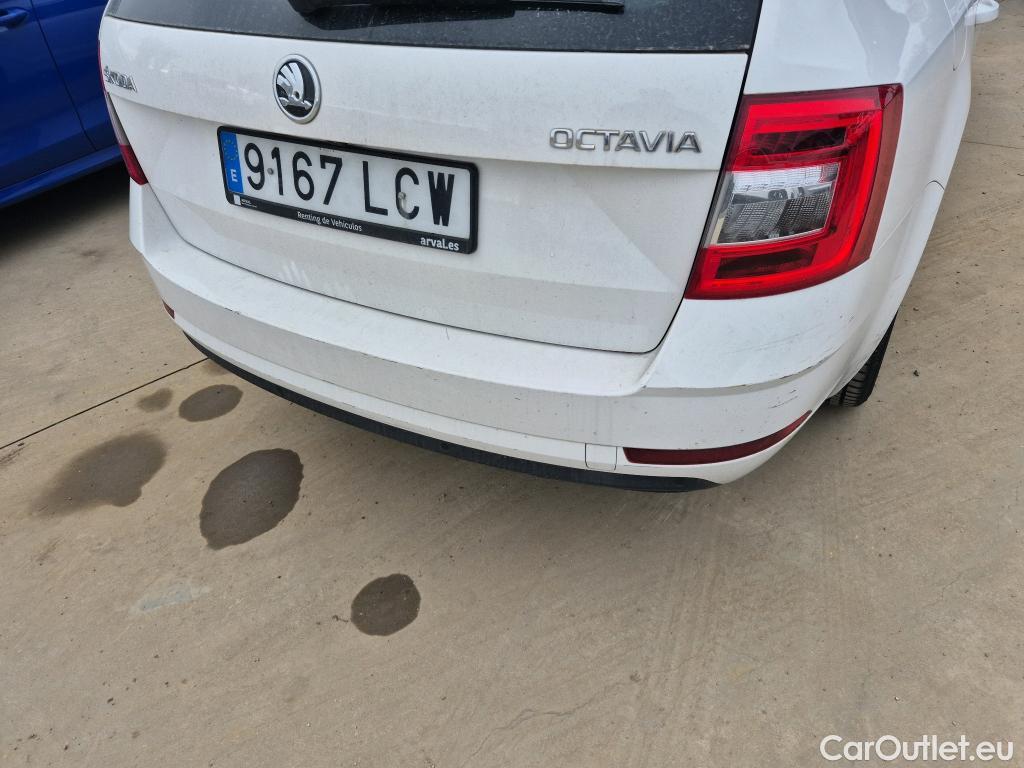  Skoda  Octavia SKODA  / 2016 / 5P / familiar Combi 1.6 TDI CR 85KW (115CV) Ambition #11