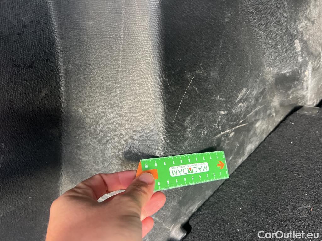  Peugeot  2008 PEUGEOT  / 2019 / 5P / todoterreno Allure BlueHDI 81kW (110CV) #17