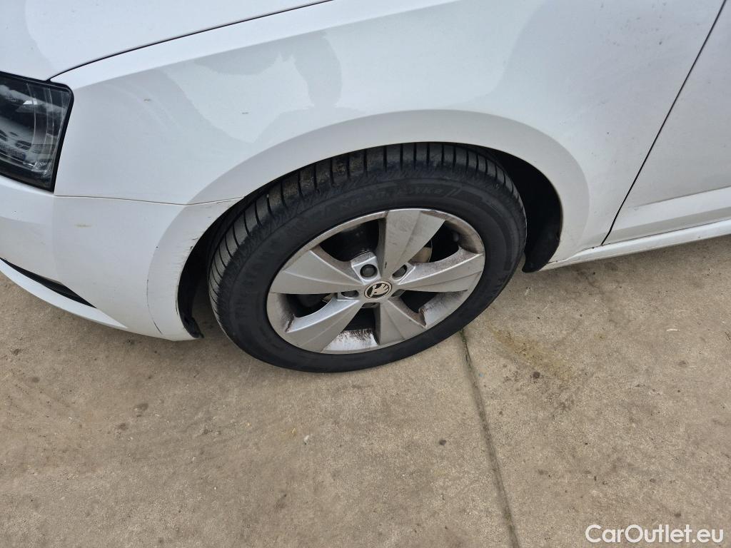  Skoda  Octavia SKODA  / 2016 / 5P / familiar Combi 1.6 TDI CR 85KW (115CV) Ambition #3