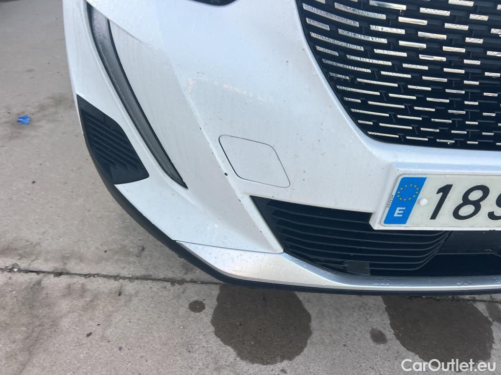  Peugeot  2008 PEUGEOT  / 2019 / 5P / todoterreno Allure BlueHDI 81kW (110CV) #25