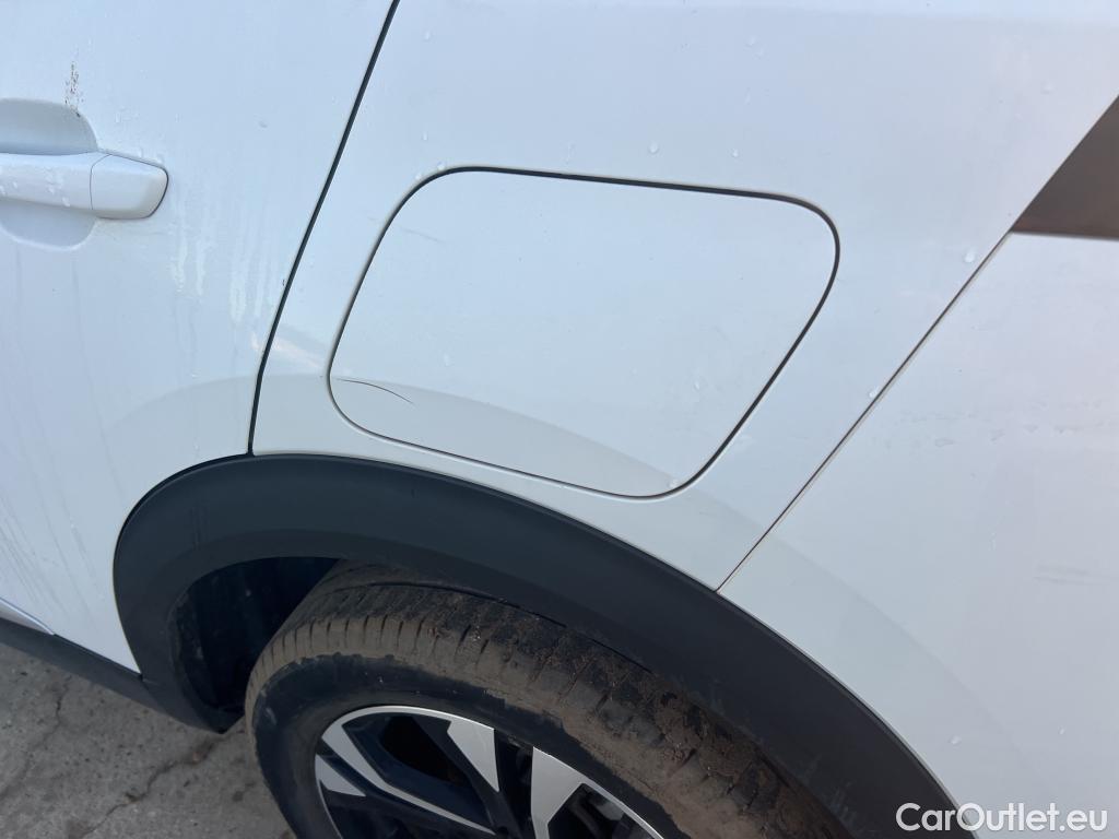  Peugeot  2008 PEUGEOT  / 2019 / 5P / todoterreno Allure BlueHDI 81kW (110CV) #20