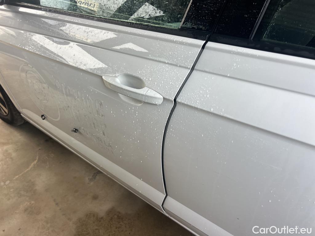  Volkswagen  Polo VOLKSWAGEN  / 2017 / 5P / berlina con portón Advance 1.0 TSI 70kW (95CV) #14