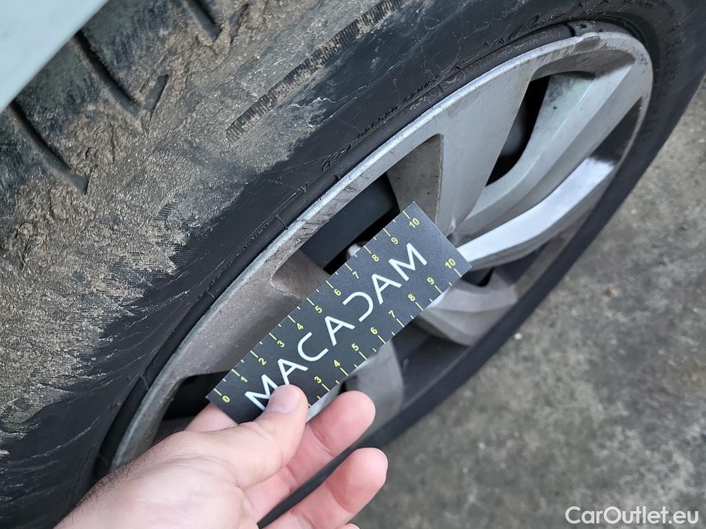  Renault  Clio RENAULT  / 2019 / 5P / berlina con portón Life SCe 49 kW (67CV) #9