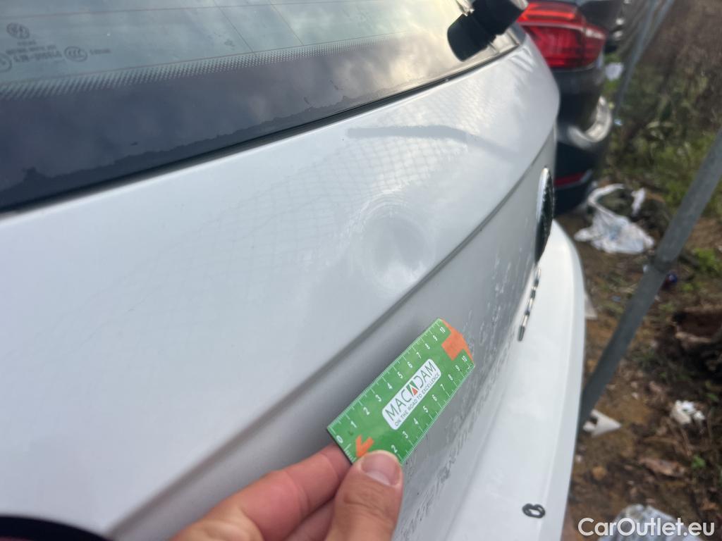  Volkswagen  Polo VOLKSWAGEN  / 2017 / 5P / berlina con portón Advance 1.0 TSI 70kW (95CV) #4