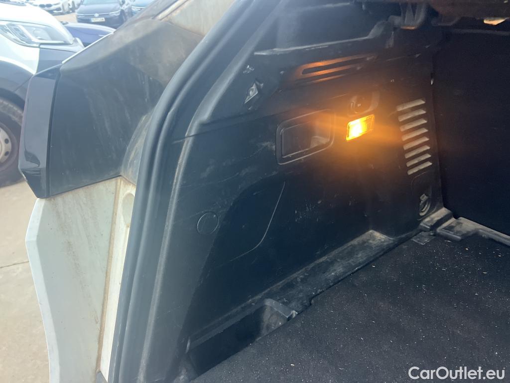  Peugeot  3008 PEUGEOT  / 2016 / 5P / todoterreno 1.5 BlueHDi 96kW (130CV) S&S Allure EAT8 #35