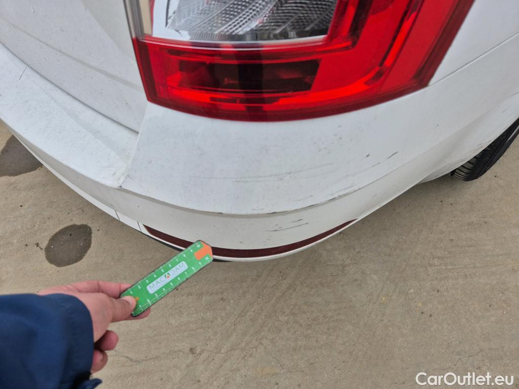  Skoda  Octavia SKODA  / 2016 / 5P / familiar Combi 1.6 TDI CR 85KW (115CV) Ambition #12