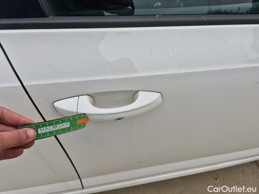  Skoda  Octavia SKODA  / 2016 / 5P / familiar Combi 1.6 TDI CR 85KW (115CV) Ambition #16