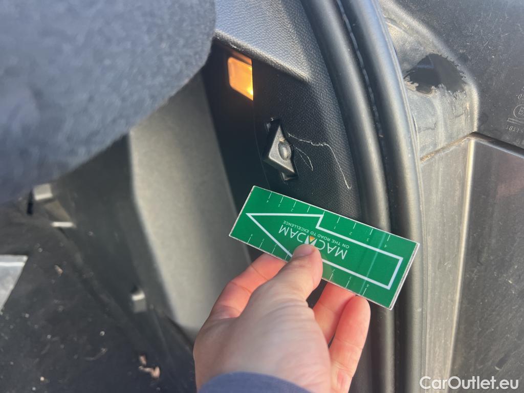  Peugeot  2008 PEUGEOT  / 2019 / 5P / todoterreno Active BlueHDI 100 S&S BVM6 #11