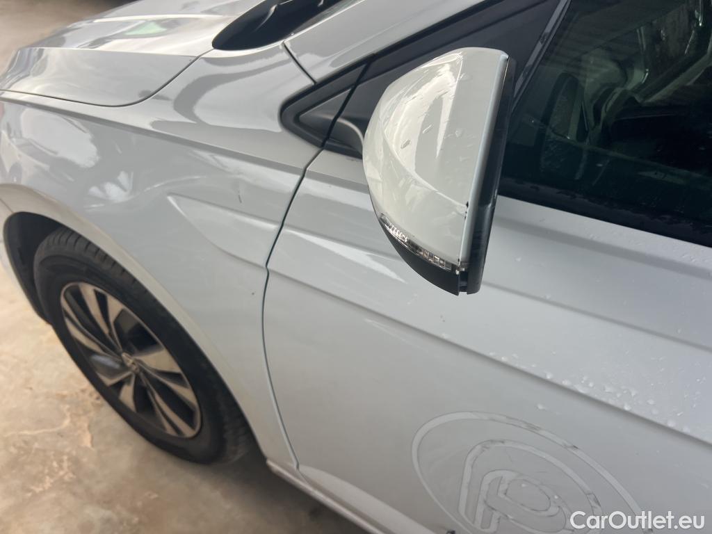  Volkswagen  Polo VOLKSWAGEN  / 2017 / 5P / berlina con portón Advance 1.0 TSI 70kW (95CV) #23