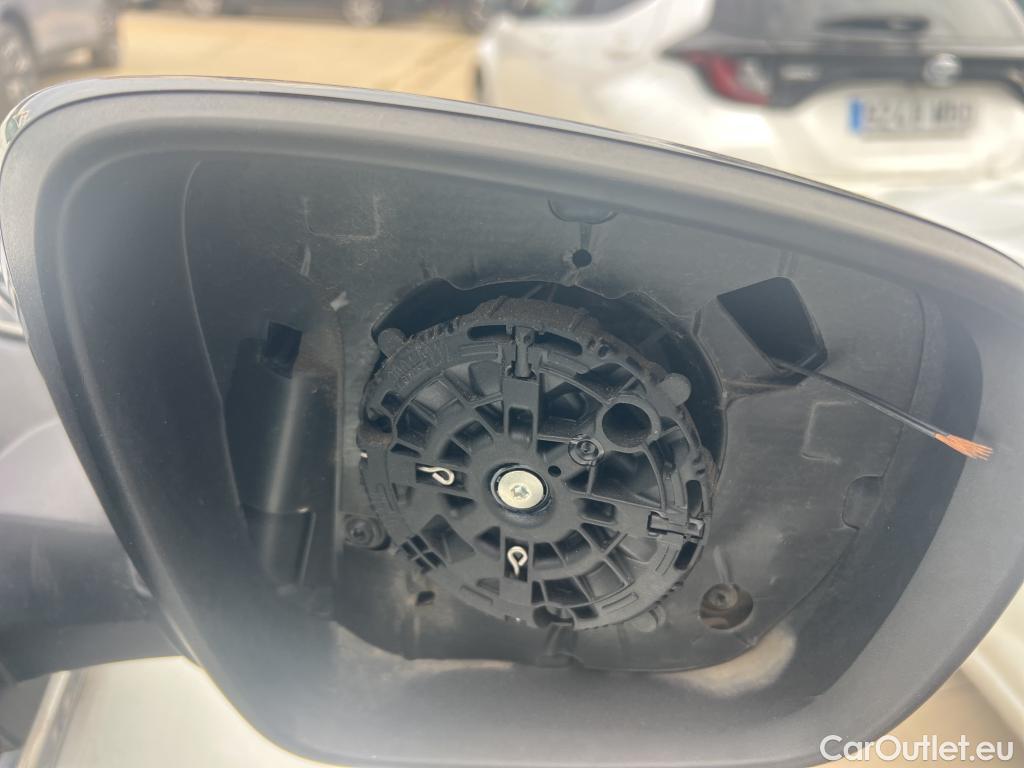  Renault  Kadjar RENAULT  / 2019 / 5P / crossover Limited Blue dCi 85kW (115CV)(SP) #8