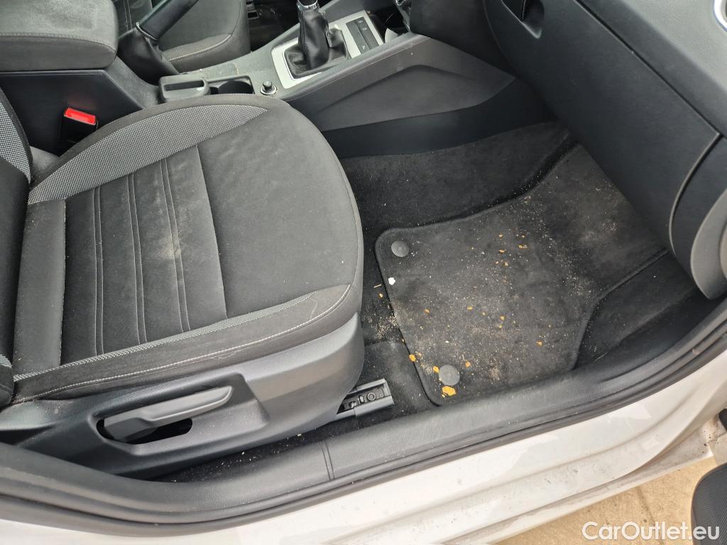  Skoda  Octavia SKODA  / 2016 / 5P / familiar Combi 1.6 TDI CR 85KW (115CV) Ambition #17