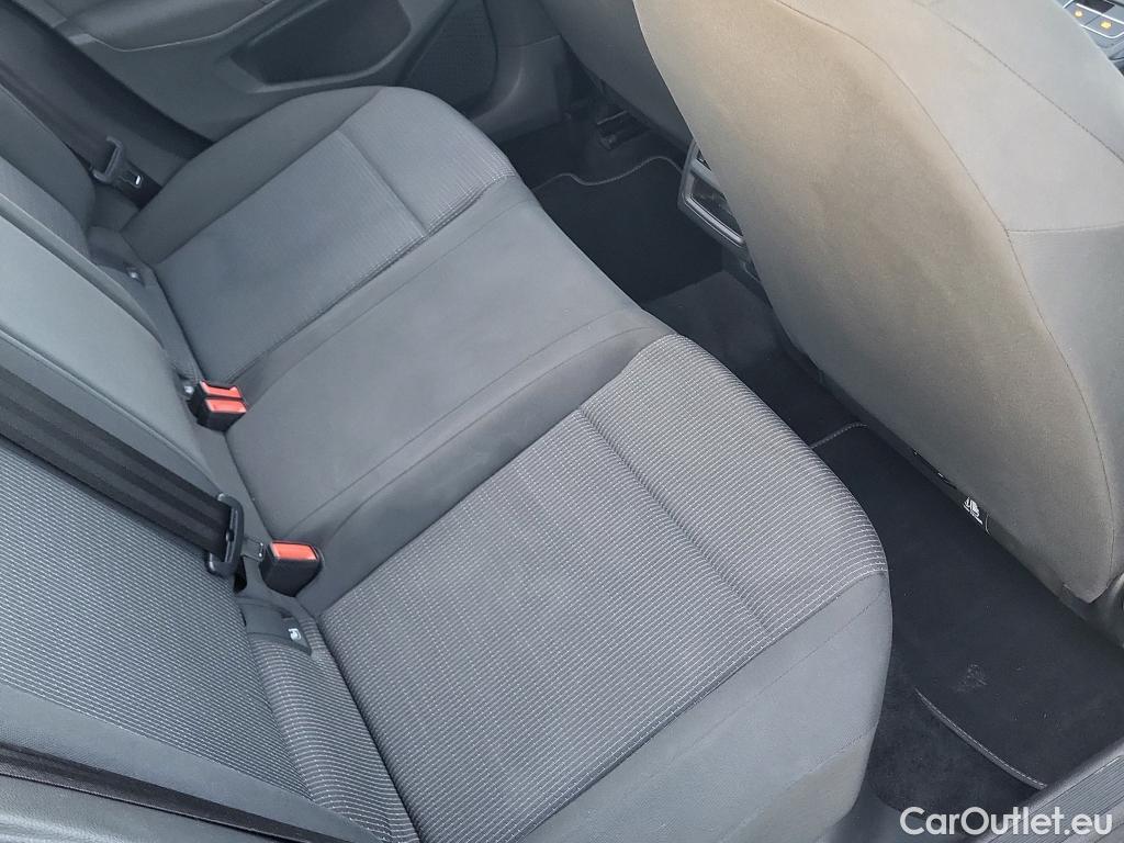  Volkswagen  Golf  VOLKSWAGEN / 2020 / 5P / berlina con portón 1.0 TSI 81kW (110CV) #16