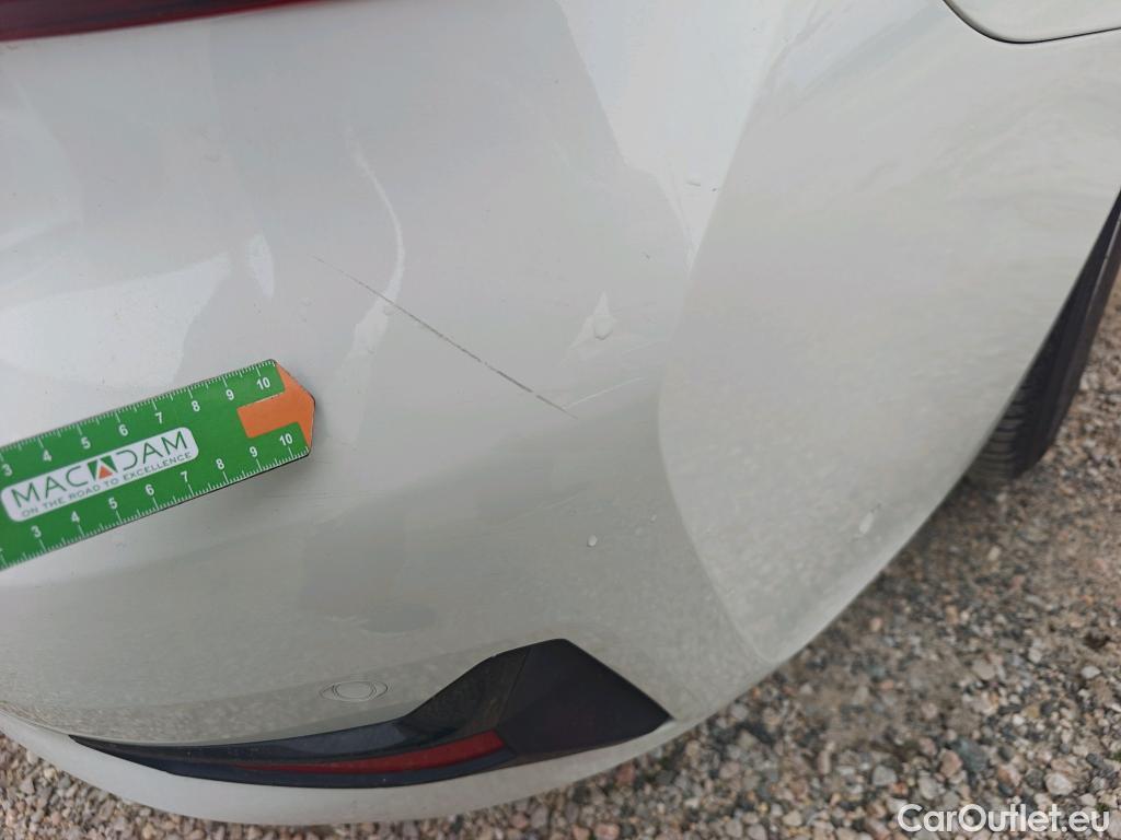  Bmw  Serie 3 BMW  / 2018 / 4P / sedán 320d Auto. #8