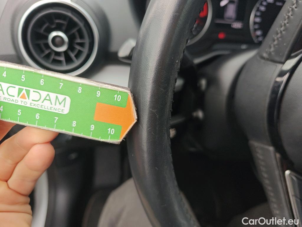  Audi  Q2 AUDI  / 2016 / 5P / todoterreno Design 30 TFSI 85kW (116CV) #8