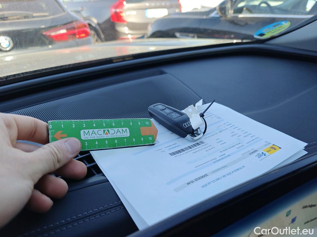  Audi  Q5 AUDI  SPORTBACK / 2024 / 5P / todoterreno Launch edition TDI quattro 150kW (204cv) S t #2