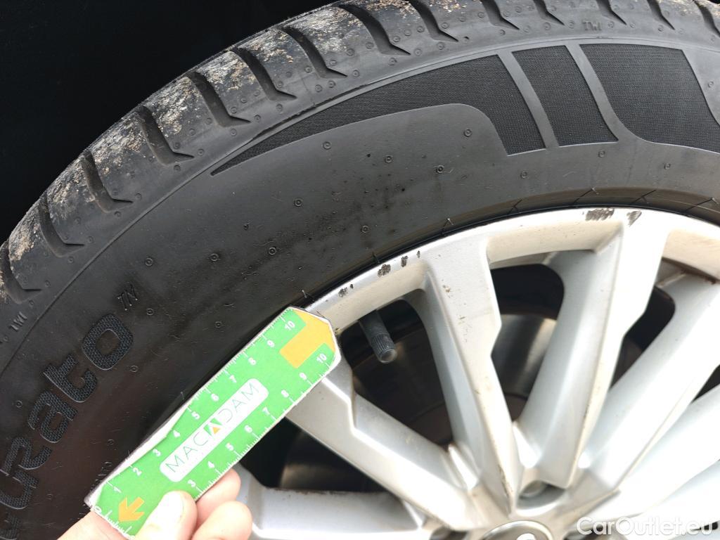  Audi  Q2 AUDI  / 2016 / 5P / todoterreno Design 30 TFSI 85kW (116CV) #21