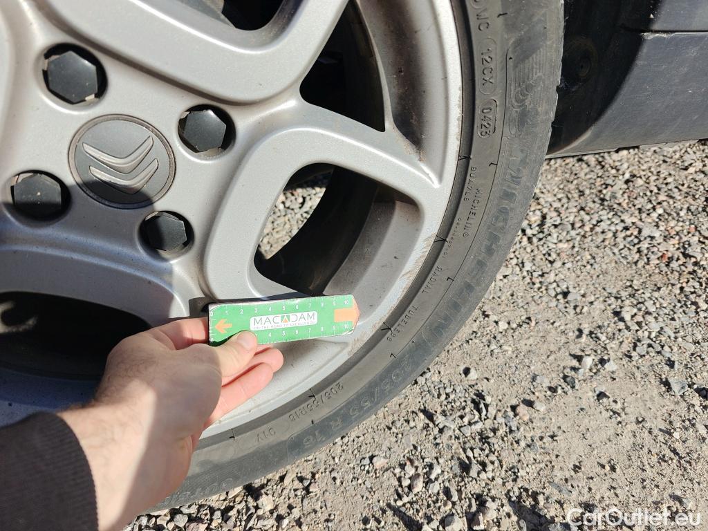  Citroen  C4 Cactus CITROEN  / 2018 / 5P / berlina con portón BlueHDi 74KW (100CV) S&S Feel #13