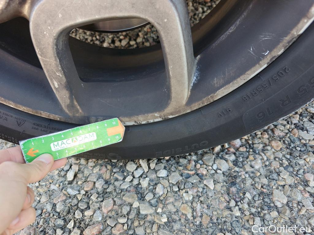  Citroen  C4 Cactus CITROEN  / 2018 / 5P / berlina con portón BlueHDi 74KW (100CV) S&S Feel #24