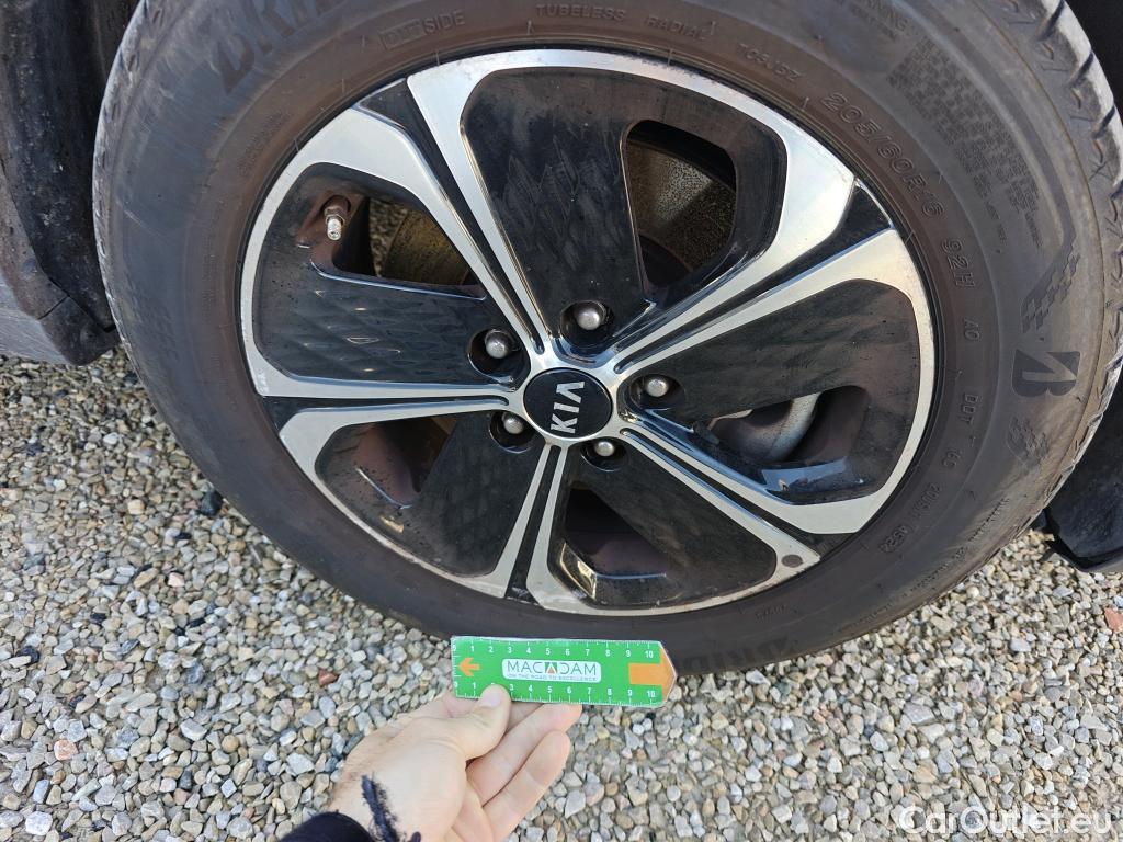  KIA  XCeed KIA  1.6 GDi PHEV 104kW (141CV) eDrive #12