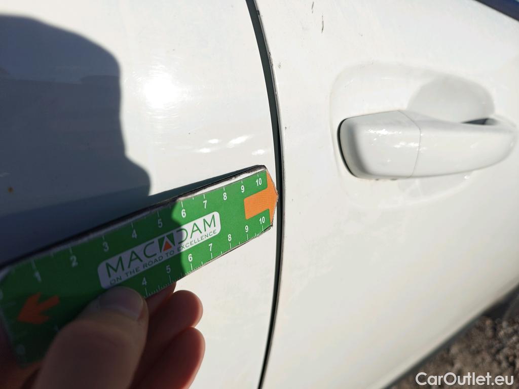  Citroen  C4 Cactus CITROEN  / 2018 / 5P / berlina con portón BlueHDi 74KW (100CV) S&S Feel #33