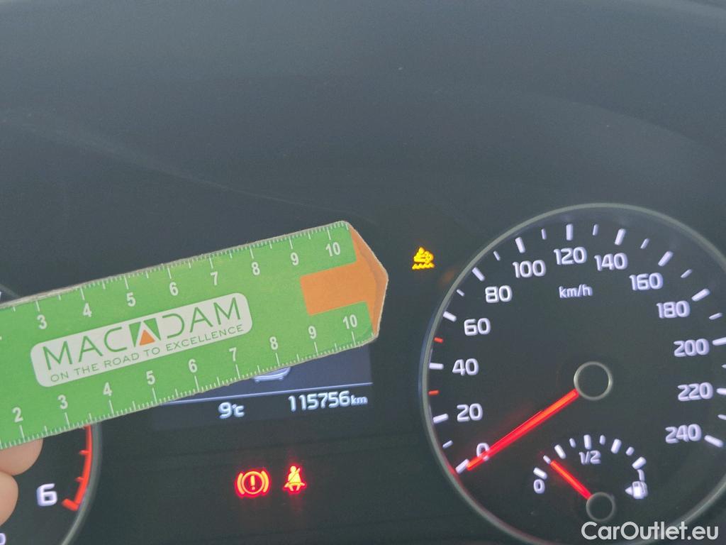  KIA  Sportage KIA  / 2018 / 5P / todoterreno 1.6 MHEV Business 100kW (136CV) 4x2 #39