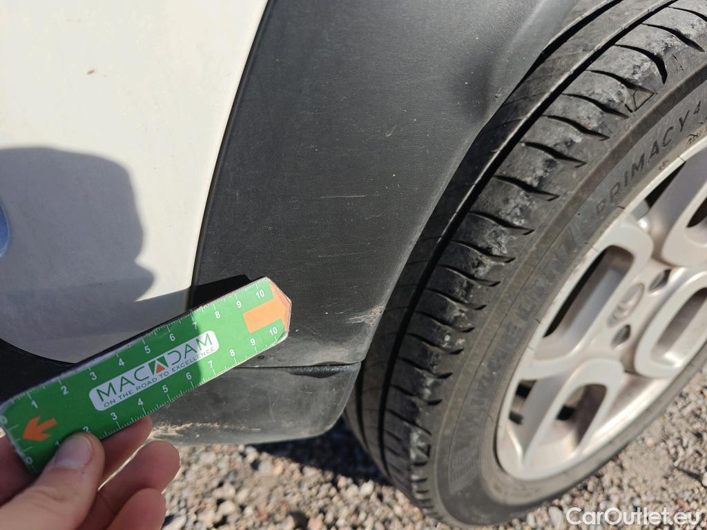  Citroen  C4 Cactus CITROEN  / 2018 / 5P / berlina con portón BlueHDi 74KW (100CV) S&S Feel #38