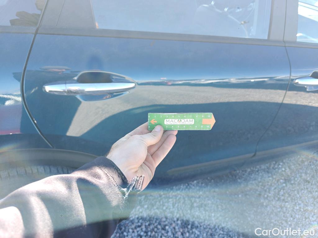  KIA  Niro KIA  / 2019 / 5P / crossover 1.6 GDi HEV 104kW (141CV) Drive #13