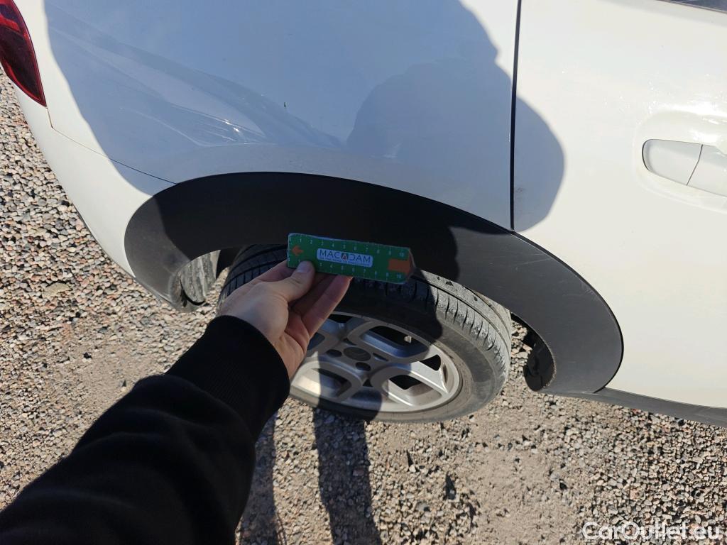  Citroen  C4 Cactus CITROEN  / 2018 / 5P / berlina con portón BlueHDi 74KW (100CV) S&S Feel #37