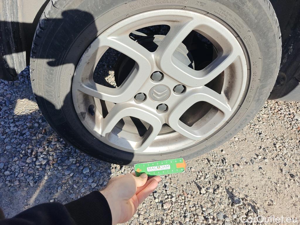  Citroen  C4 Cactus CITROEN  / 2018 / 5P / berlina con portón BlueHDi 74KW (100CV) S&S Feel #12