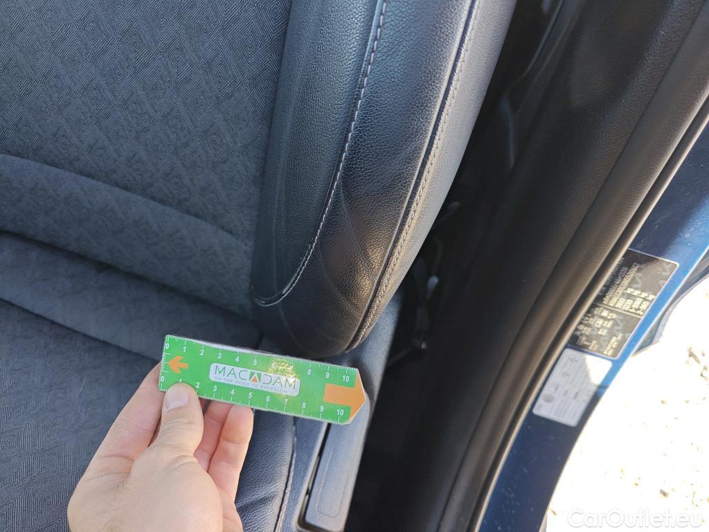  KIA  Niro KIA  / 2019 / 5P / crossover 1.6 GDi HEV 104kW (141CV) Drive #1