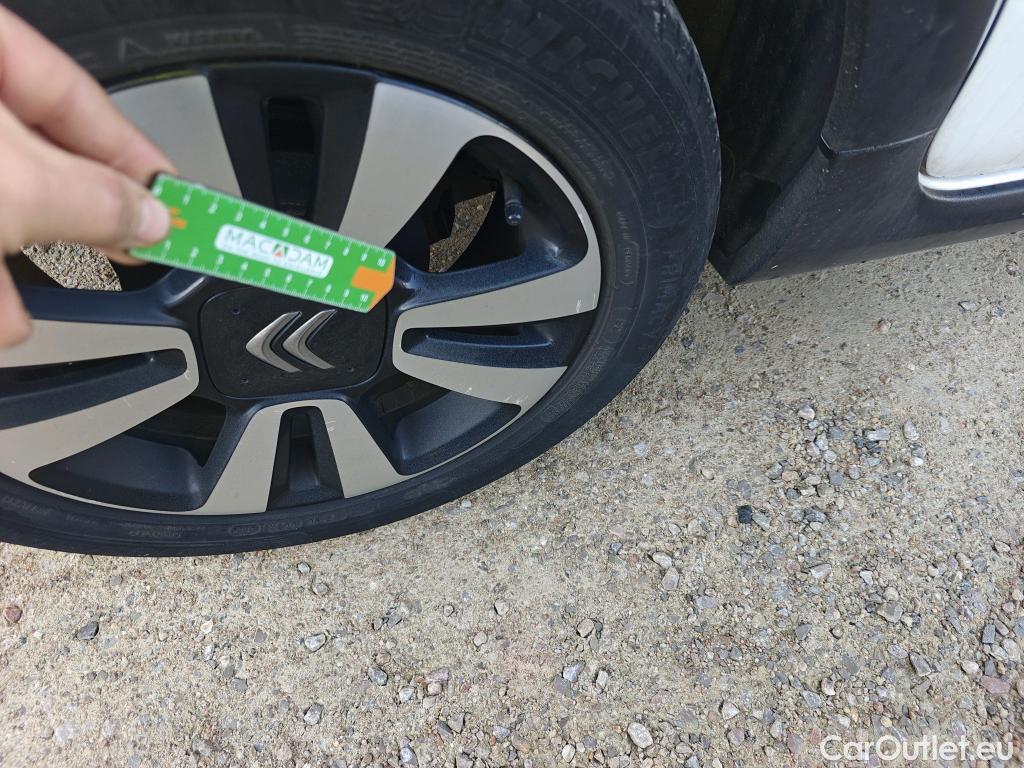  Citroen  C3 CITROEN  / 2020 / 5P / berlina con portón PureTech 60kW (83CV) Feel Pack (CX) #2