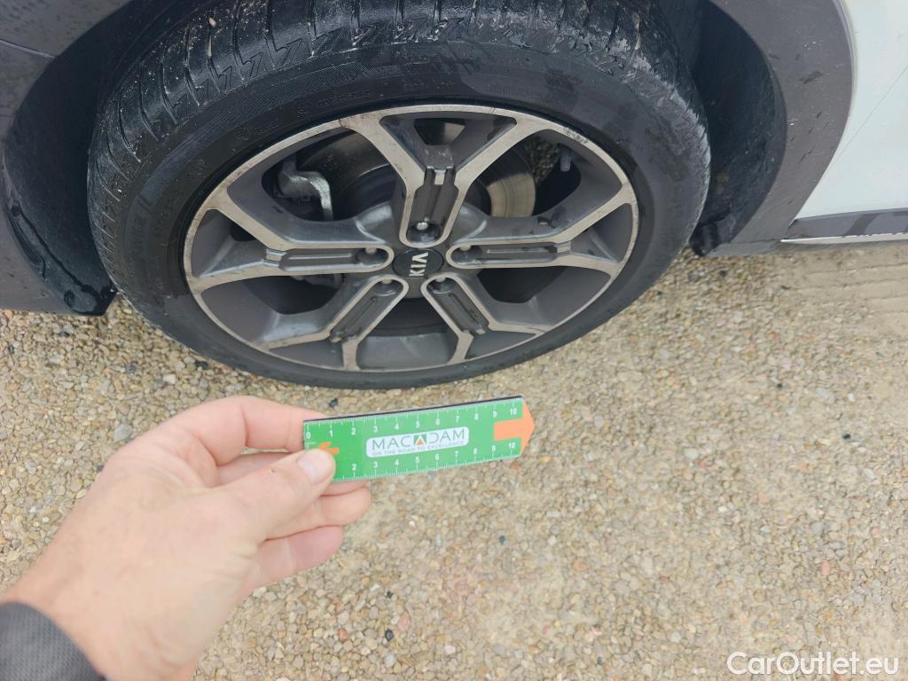  KIA  XCeed KIA  / 2019 / 5P / todoterreno 1.6 MHEV Tech 100kW (136CV) DCT #3